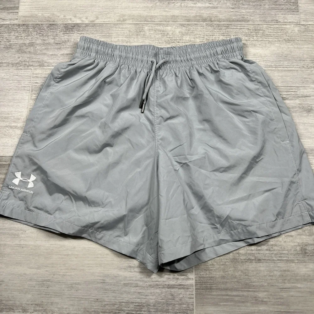 Under Armour Men's UA Essential‎ Volley Gray Small Mesh Lined Loose Fit Shorts